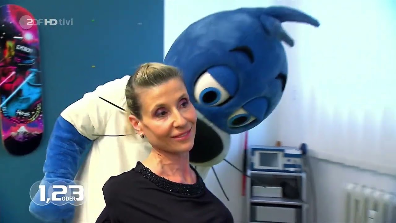 2020 TV Show ZDF HD 1, 2 oder 3 - Contortionist Magdalena Stoilova - Kontorsion - Schlangenfrau