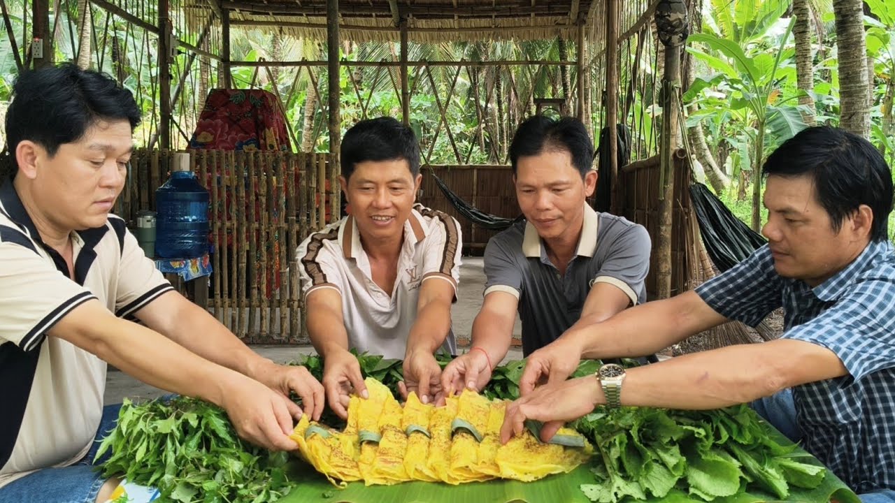 Một Kết Quả Bất Ngờ Khi Lần Đầu 4 Anh Em Cùng Nhau Đổ Bánh Xèo Truyền Thống | Kho Quẹt Vlog T85
