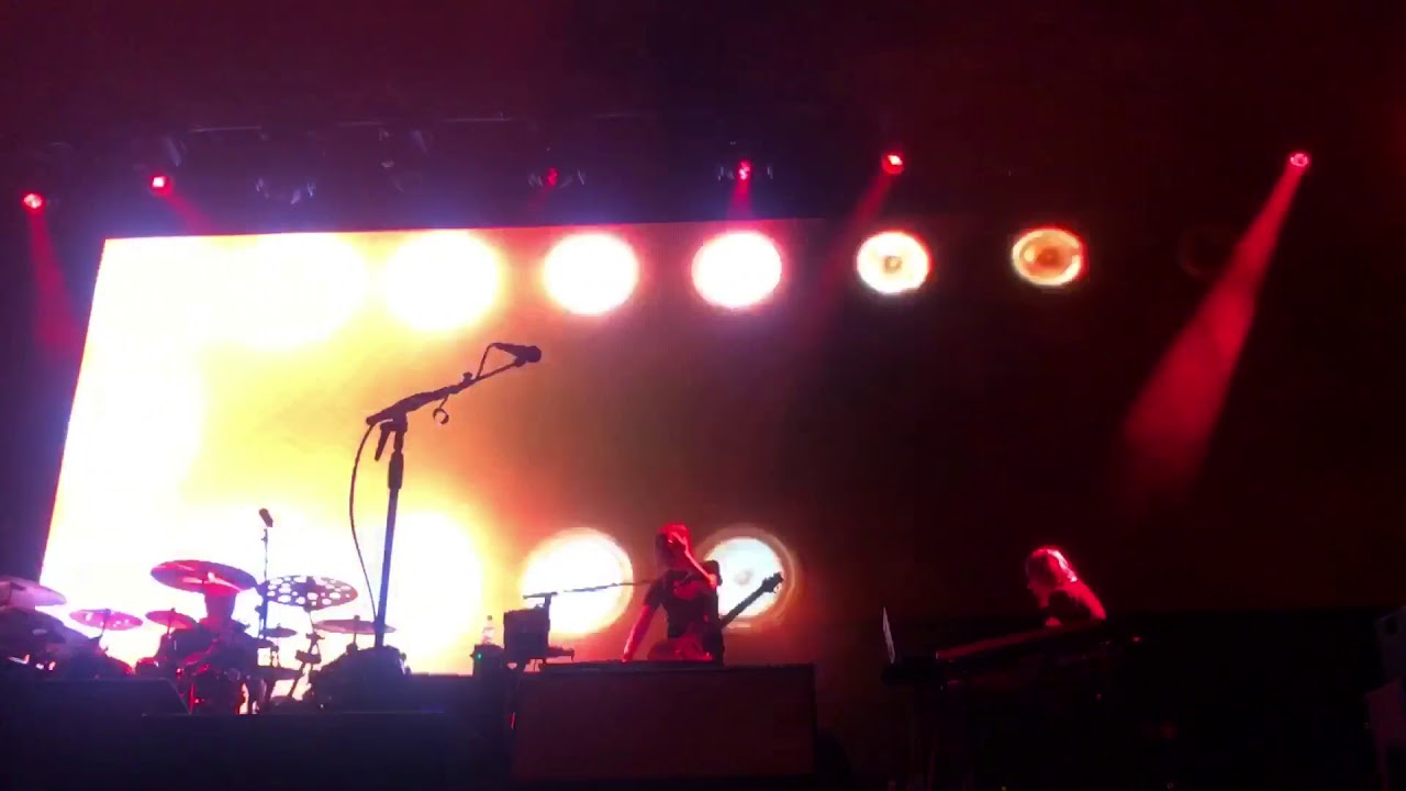 Steven Wilson - Amazing visuals ( 14/02/2018-Vienna) To The Bone Tour