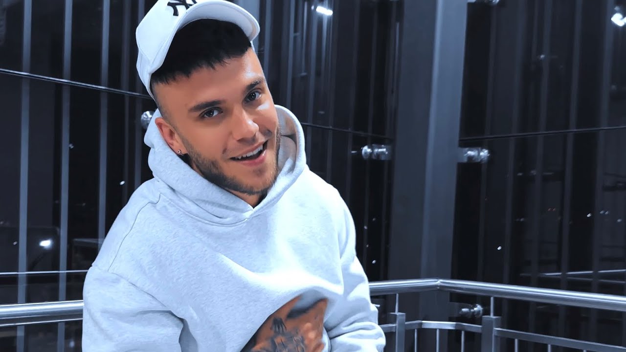 Watch Kacper Pluta - SZAPO BA (Official video) on YouTube Watch Kacper Pluta - SZAPO BA (Official video) on YouTube