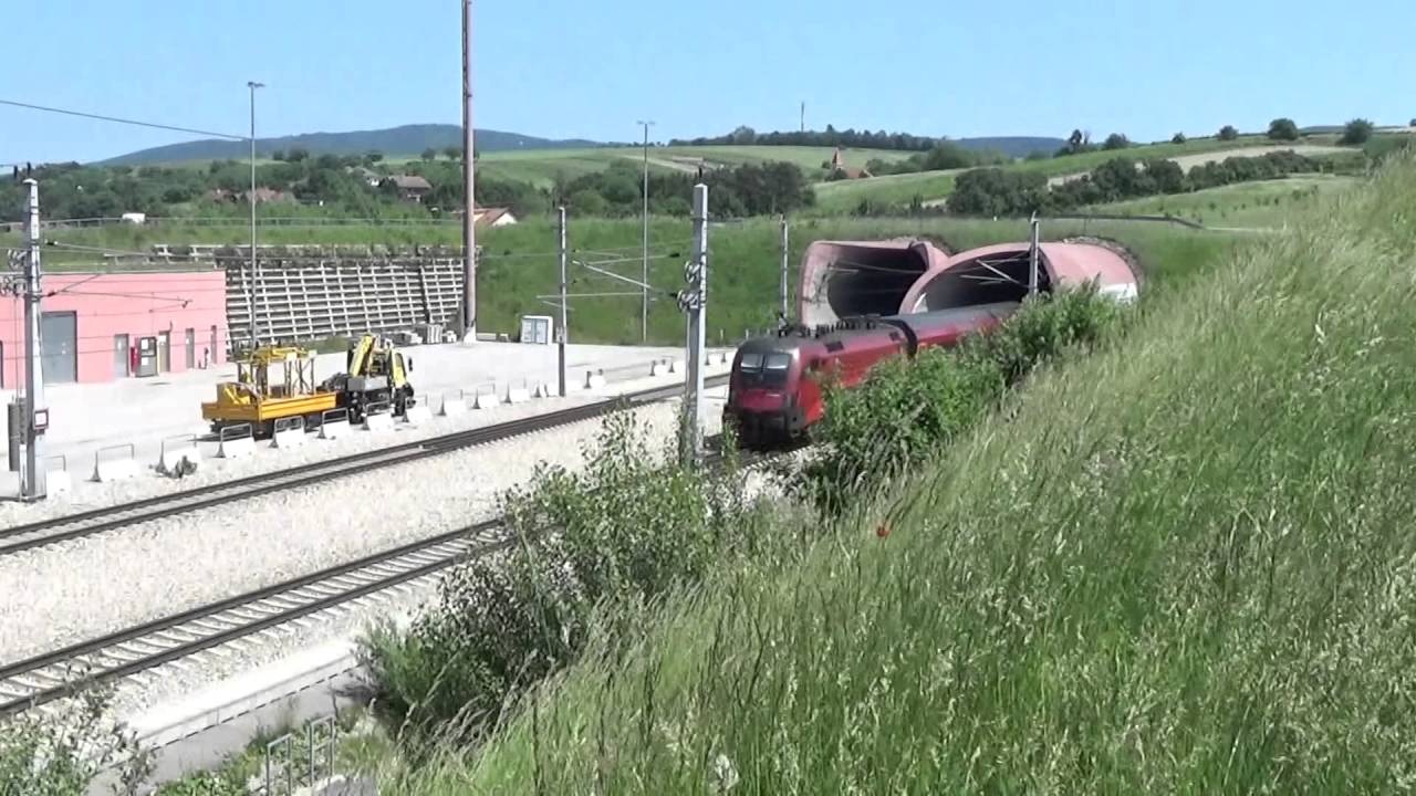 Vlaky Railjet ÖBB 230km/h.