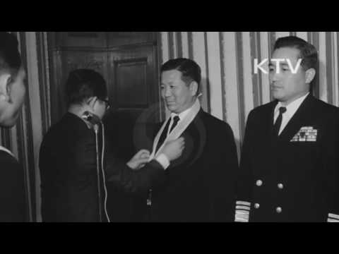 대한뉴스 제 493호-자유우방에서 훈장