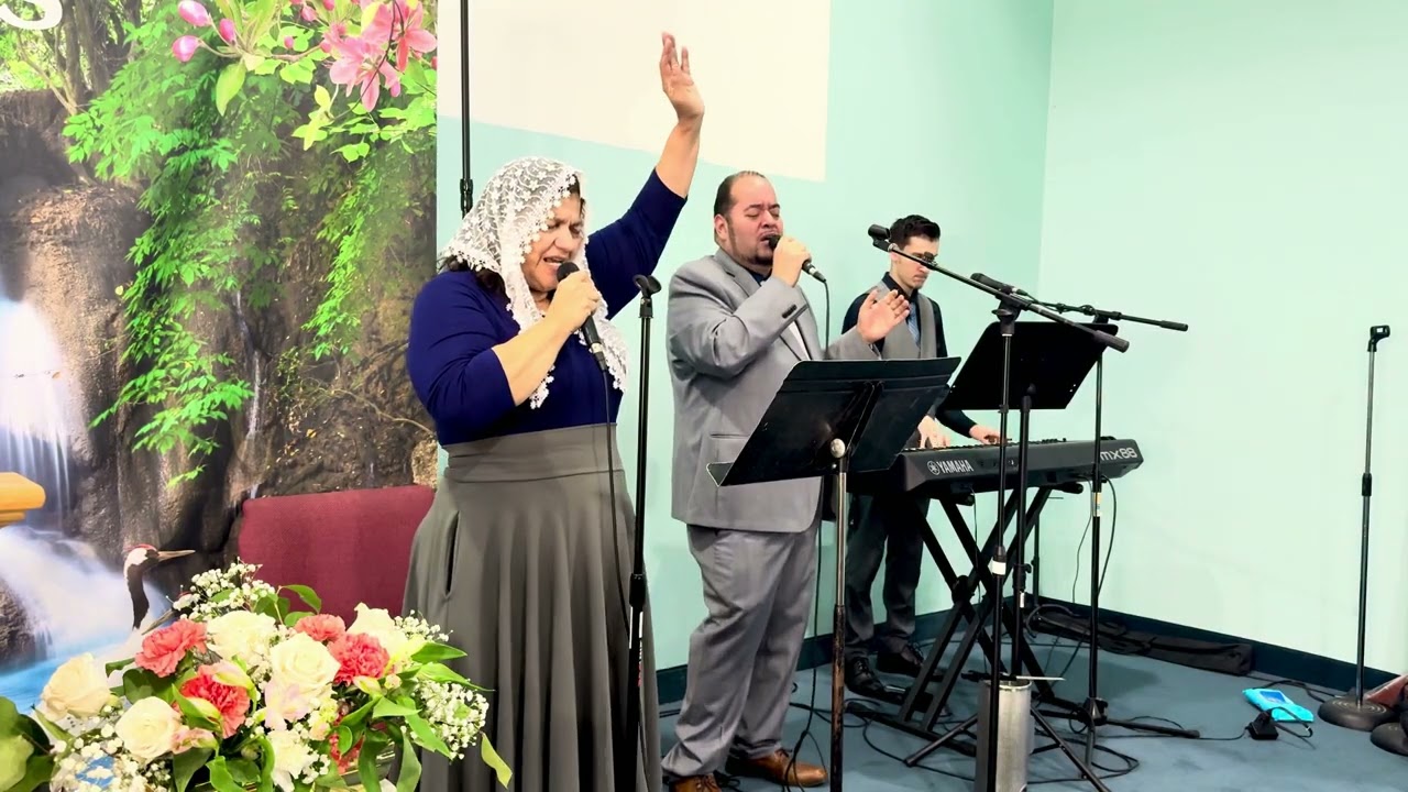 Hermosos himnos antiguos pero con unción: Mi Sendero de Amor y más… || Esposos Rivas 