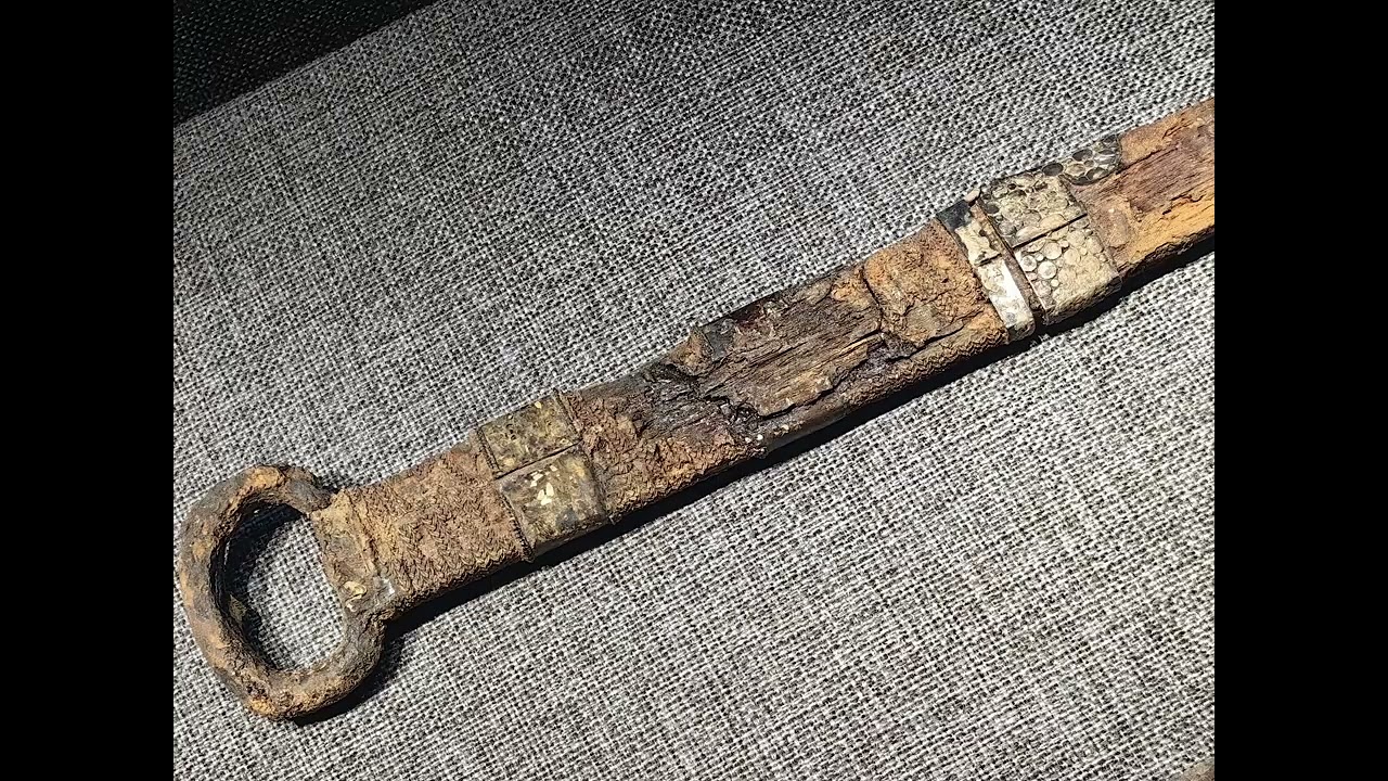 東漢環首鐵刀，黔西南博物館藏