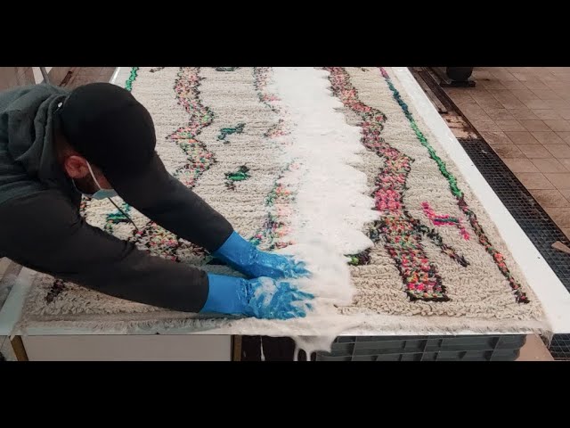 Apprenez comment nettoyer un tapis comme un professionnel avec Bernard