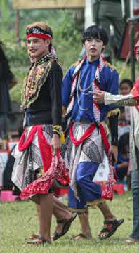 Download lagu ulhak suhkron jenal suhkron nggo klambi Ireng jenal Karo ulhak nggo kalmbi biru