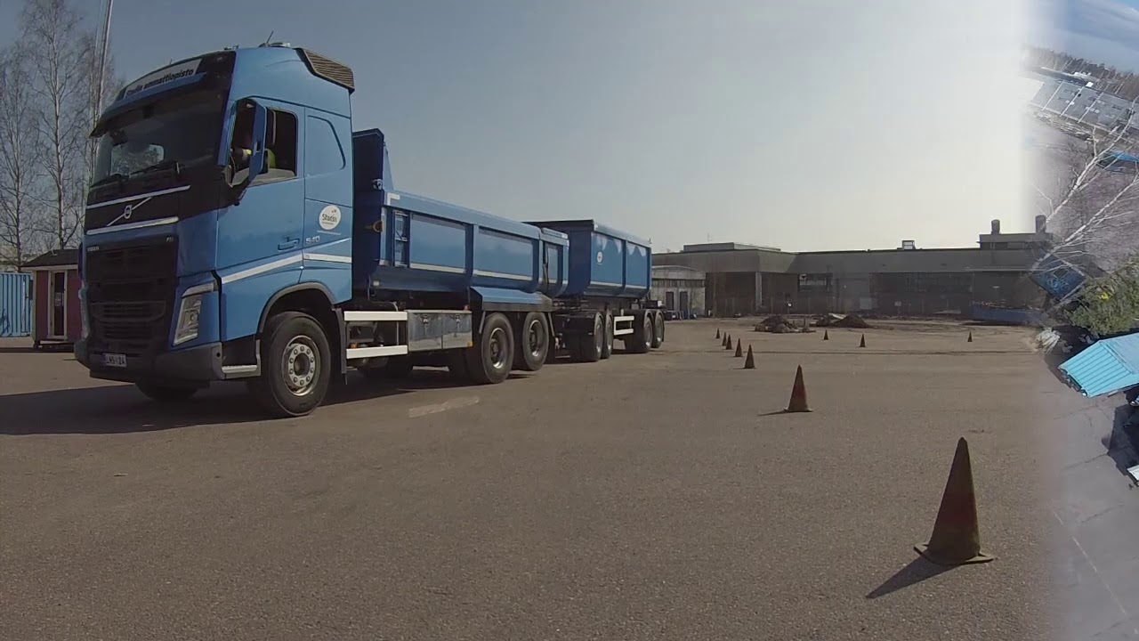 Täysperävaunun kulmaanperuutus