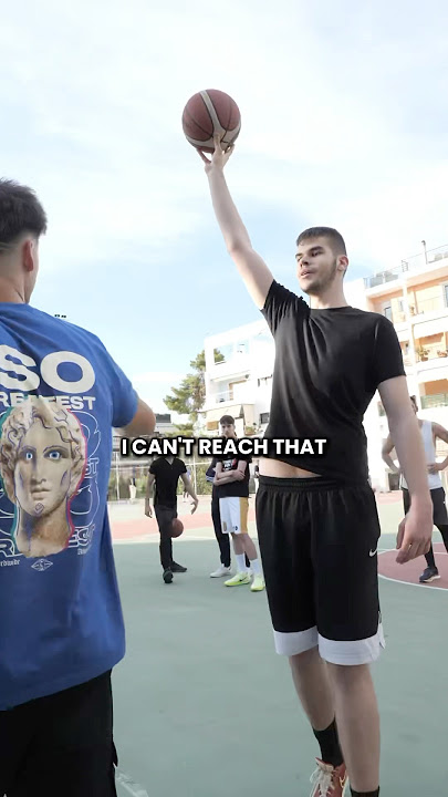 7’1 17 year old Had Some Attitude😂😈🤝 #streetball #basketball #shorts