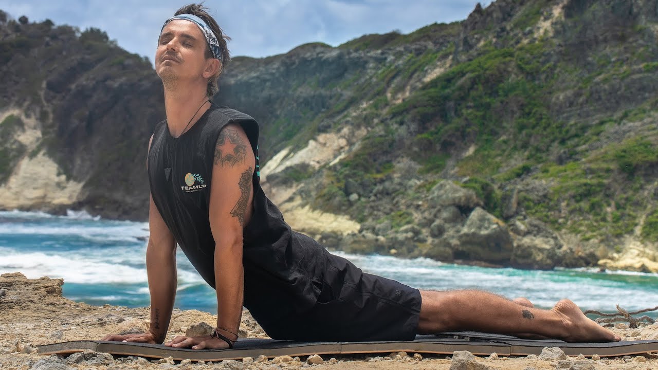 ⁣20 Min Morning Yoga To Start Your Day Perfectly | INSTANT ENERGY Sun Salutation Flow 🌞