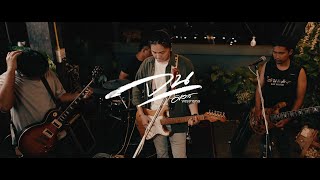 Video thumbnail of "จน(มันเจ็บหัวใจ) - มอส  ขจรจารุกุล  [ Live Session ]"