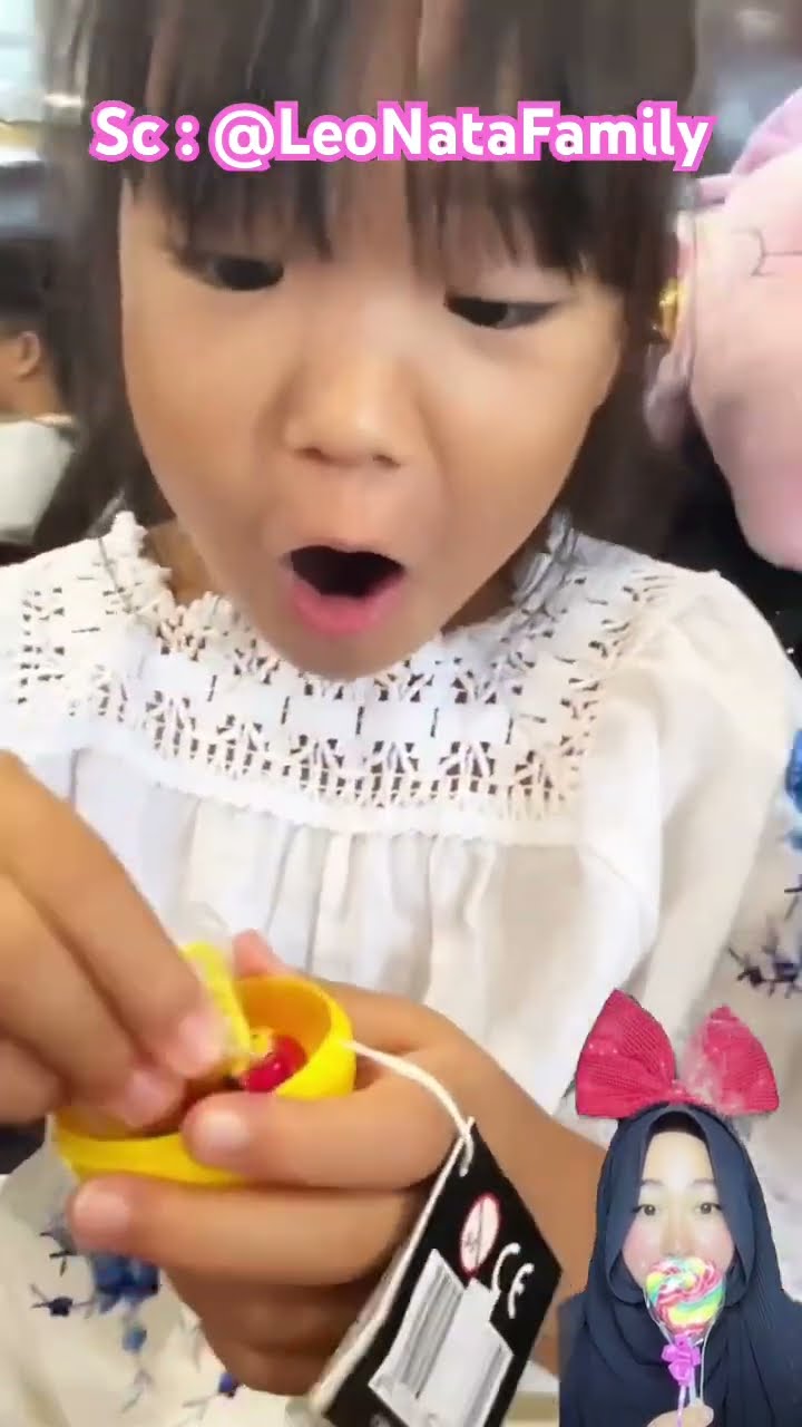 PAPA PILIH PERMEN YANG LEBIH BESAR⁉️tapi Permen Adik Yang BERUNTUNG ?@LeoNataFamily #shorts