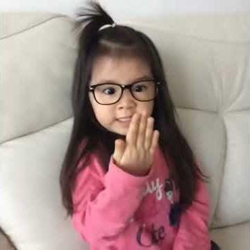 Vine by Breanna Youn : STOP hitting MYSELF !