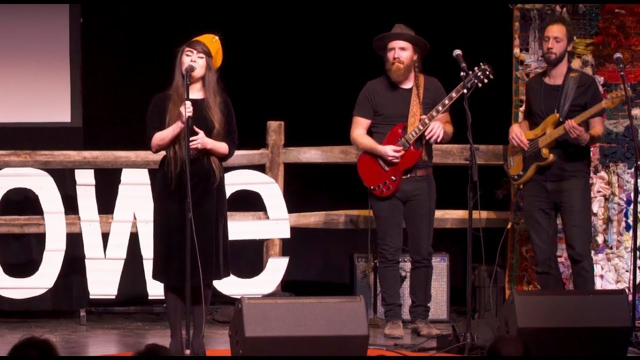 A breathtaking voice right from the soul | Kat Wright | TEDxStowe