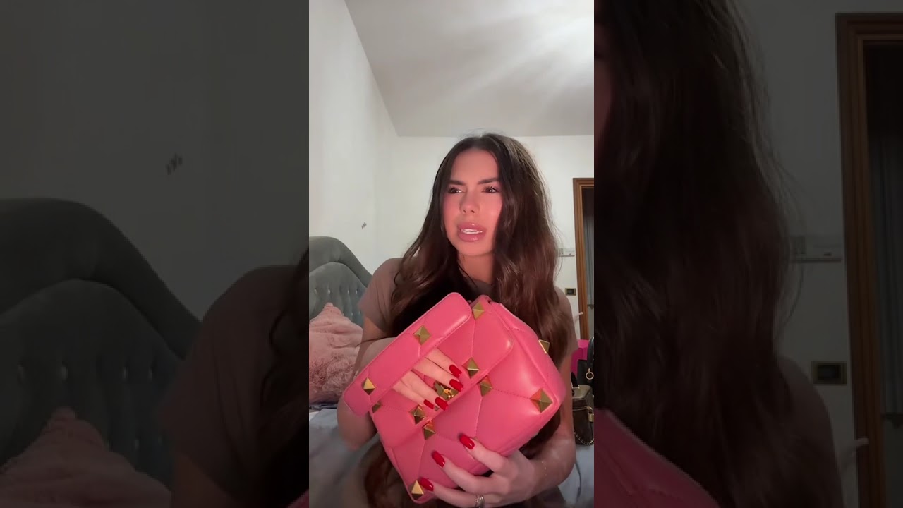 svuotiamo le mie borse 👛👜 #shorts #short #AURORA CELLI