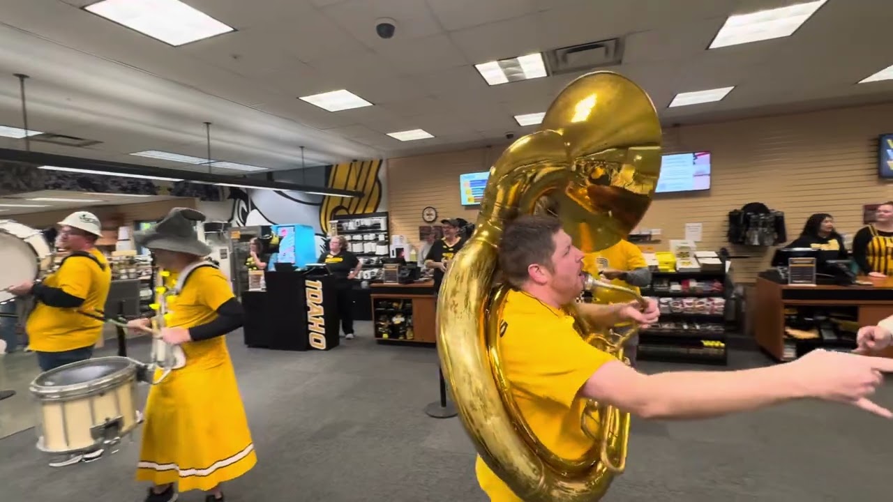 Uptight in the bookstore - Alumni Band (10/11/2025)