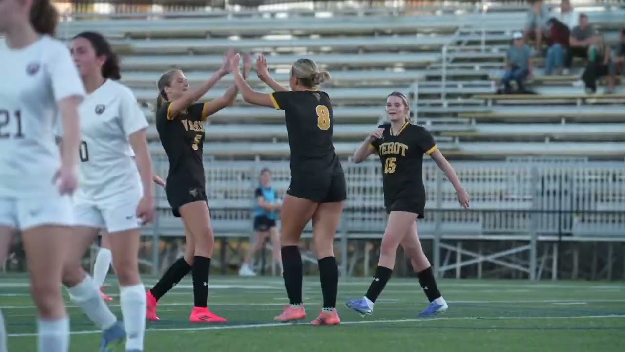 Gianna Fabrizi 2027 Bishop Jersey number 8