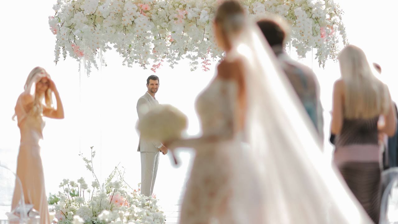 Cassandra and Jeffree: Love in Full Bloom