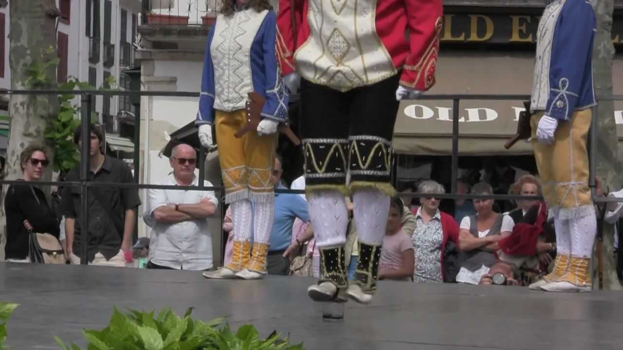 Danse traditionnelle des 7 provinces Basques - Godalet Dantza souletin, la danse du verre
