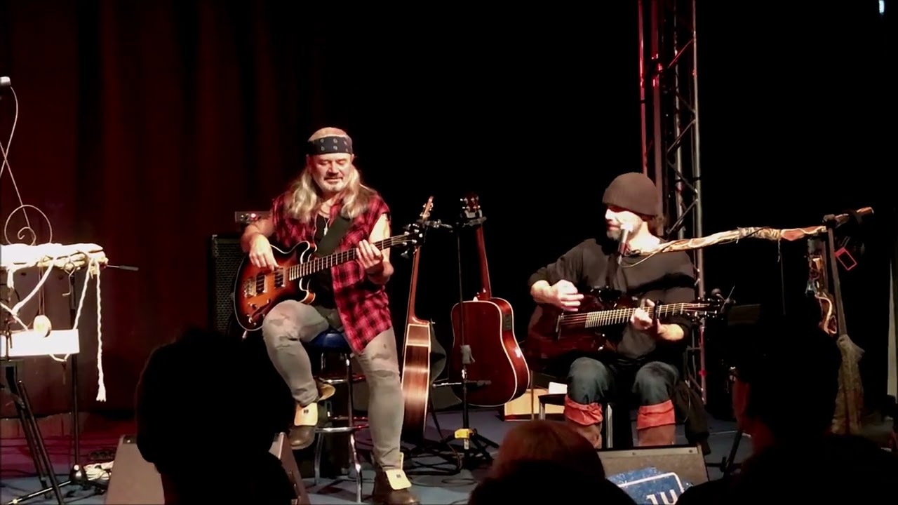 Auftritt von DRIFTWOOD HOLLY in Tante Ju