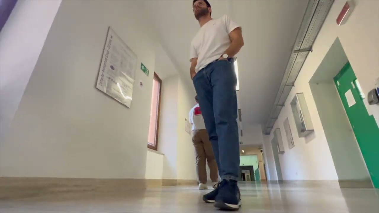 End-to-End Social Mobile Robot Navigation with Reinforcement Learning: A Comparative Study