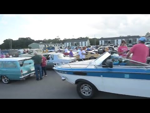 See Vintage cars in the annual Long Beach Cruisin' The Coast Parade