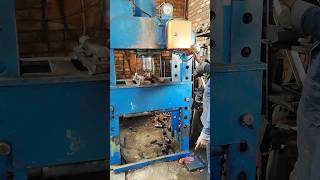 PUSHING OUT WORN BUSH FROM EXCAVATOR'S TRUCK CHAIN USING HYDRAULIC PRESSING MACHINE