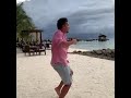 Pablito Stelatto bailando Salsa en las Islas Maldivas