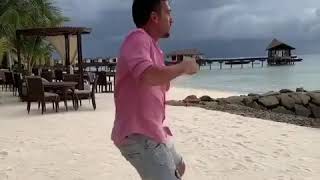 Pablito Stelatto bailando Salsa en las Islas Maldivas