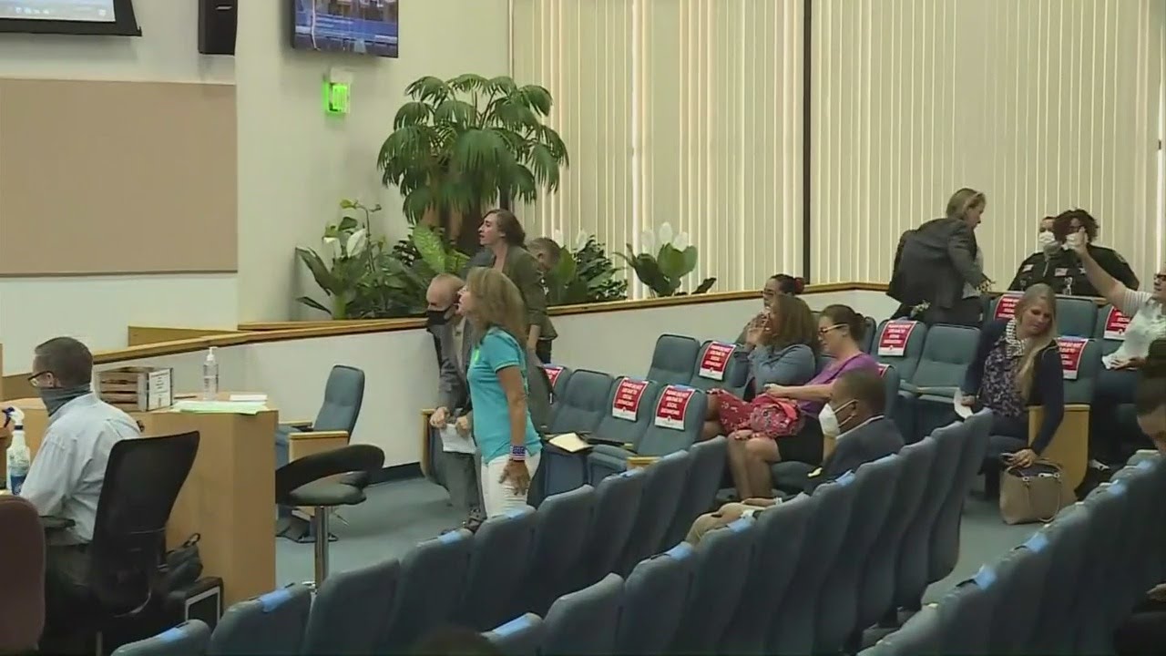 Palm Beach Passes Mask Mandate - YouTube