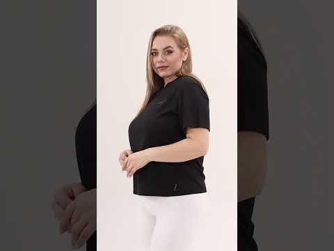 Жіноча футболка — відео товару