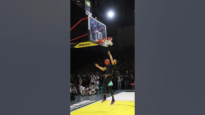 Stephen Curry Throws Down a Dunk at Curry Camp in China