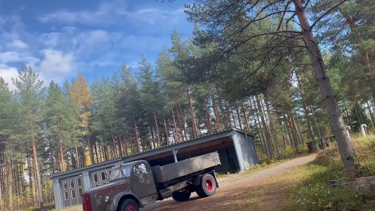 Veteranlastbil SCANIA VABIS L 64 med tippflak
