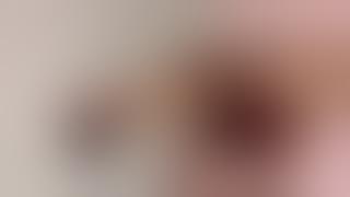 tante goyang di atas kasur