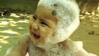 Raiyan's First Bubble Bath.