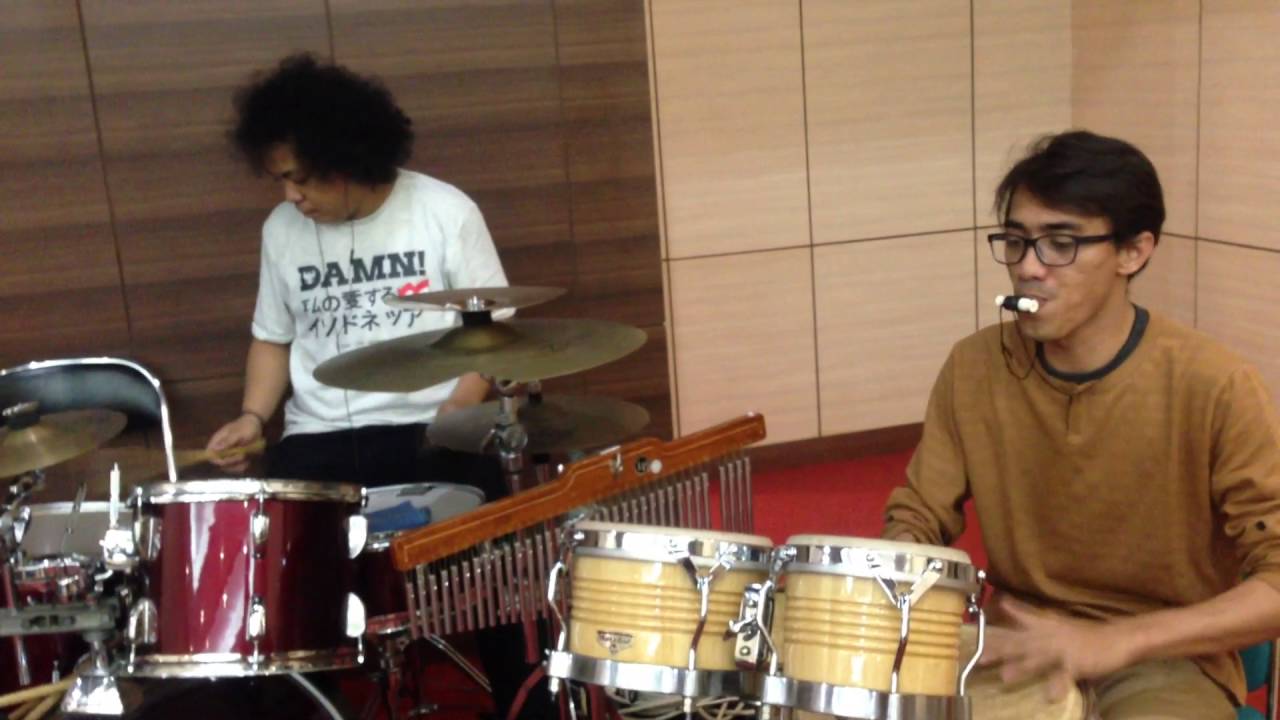 Yamko Rambe Yamko duet Drum & Percussion (Ara & AL) - YouTube
