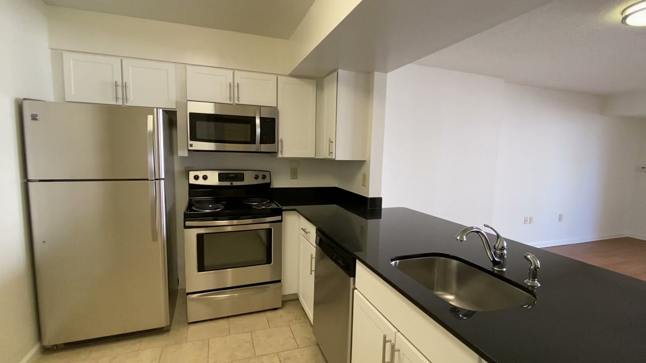 Courthouse Plaza Apartments - DC - Floorplan H 824