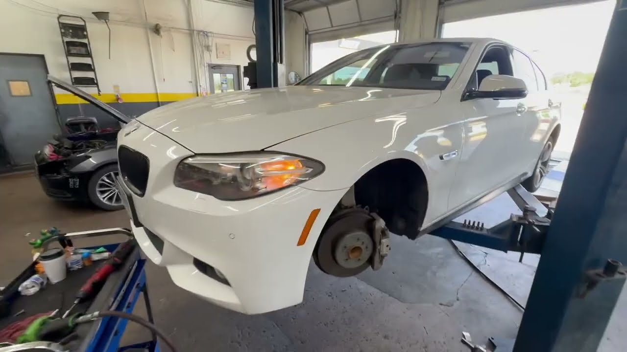 2016 BMW 535I How to replace Front brake pads and rotors ! I will teach you to change brakes. 💯 Easy
