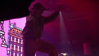Amine Arc de Triomphe live in Melkweg Amsterdam