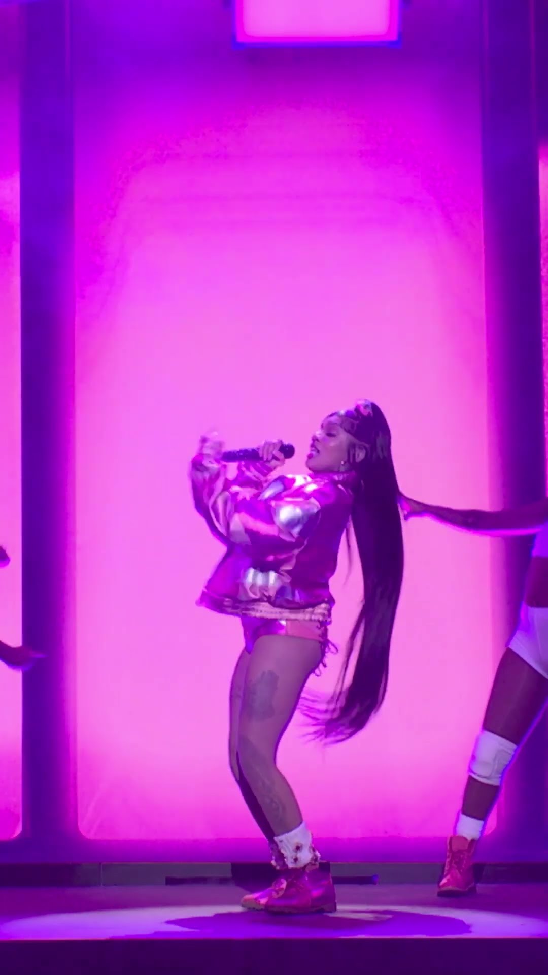 @theofficialGloRilla - WHATCHU KNO ABOUT ME/LET HER COOK (SNL)