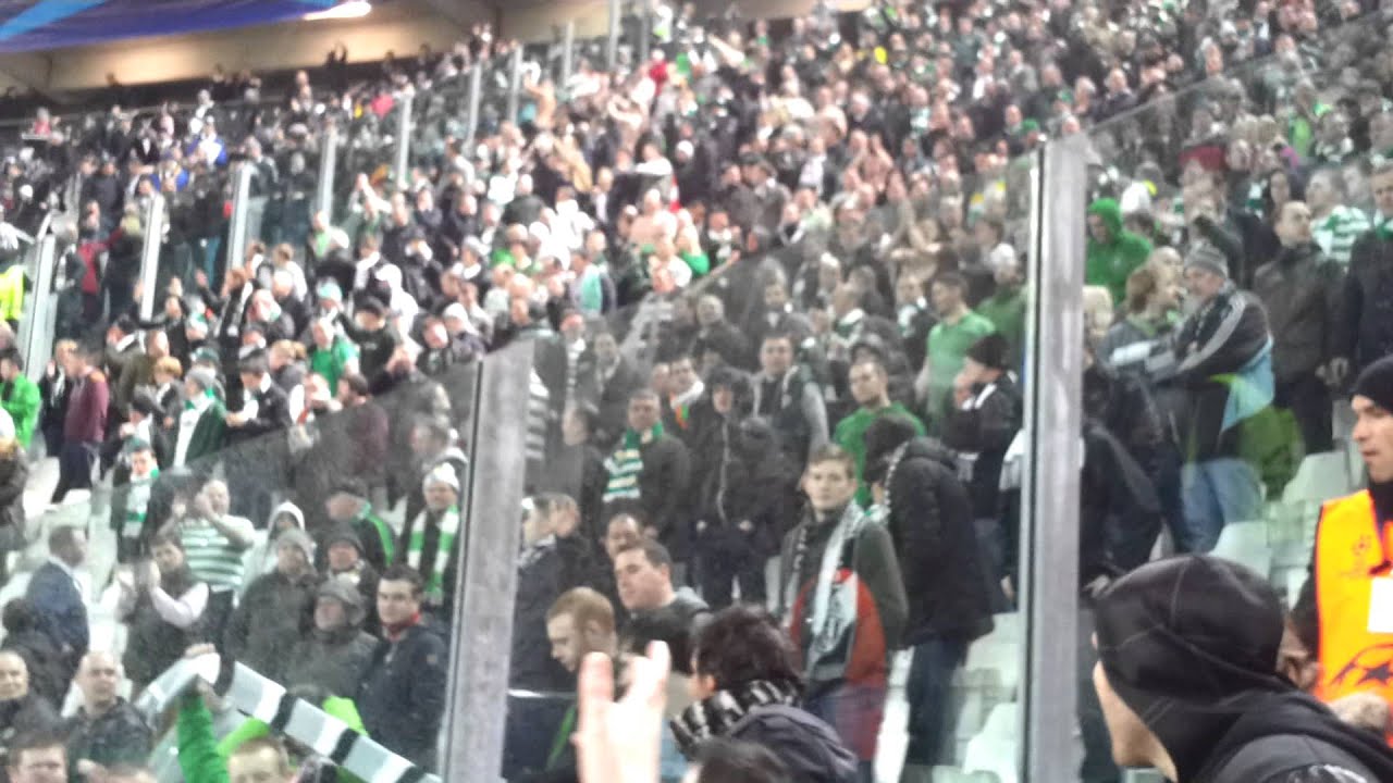 Celtic and Juventus Fans Swapping Scarves - Juventus vs Celtic - 06/03