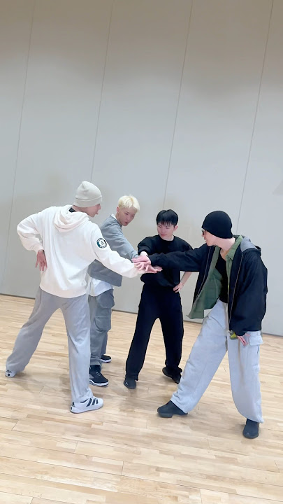 #동갑내기 🤝 with #JUN #준 #WONWOO #원우 #SEVENTEEN #세븐틴 #HxW #호시X우지 #96ers #BEAM