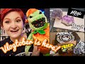 VLOGTOBER IS HERE! 🎃| hot topic haul, art, gifts + more | Day 1 |👻