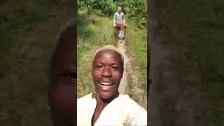 หนีคนป่า #shorts screenshot 4