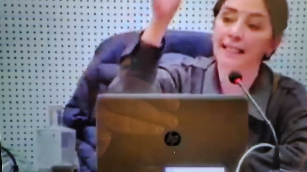 Democracia, na C.M.Almada