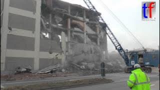 MENCK M 152 Wrecking Ball Action, Fa. LUFF, Abbruch Kaufland Augsburg-Lechhausen, 14.03.2015. #2