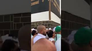 شيعي ينادي لبيك يامهدي وسط الكعبة رد الحرس السعودي