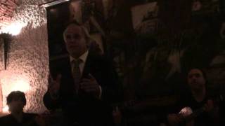 Filipe Acacio canta "Saudades do Brasil em Portugal" no Café Luso