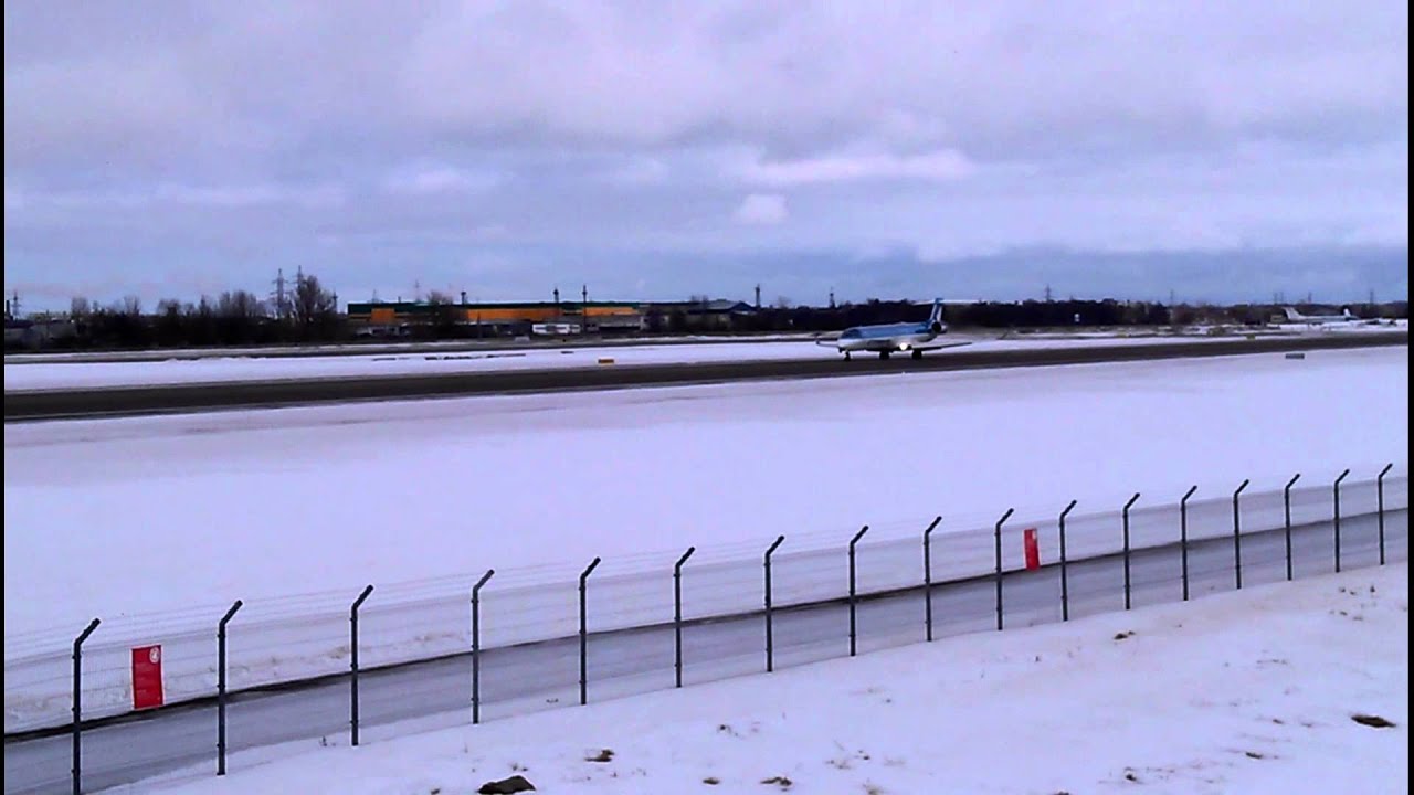 Estonian Air Bombardier INC CL-600-2D24 CRJ-900 Landing in Tallinn