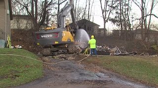 Akron apartment hit by plane demolished