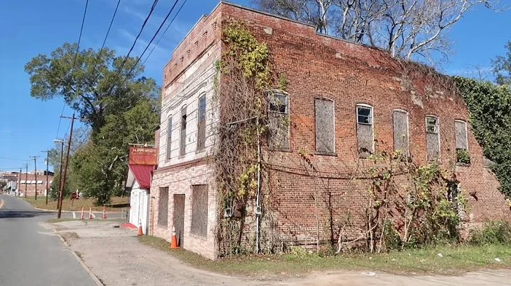 Forgotten Small Towns In South Carolina - Empty Ma...
